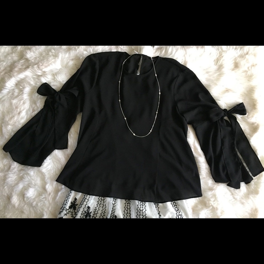 Gorgeous Bell Sleeve Top with Feminine Bows 😍